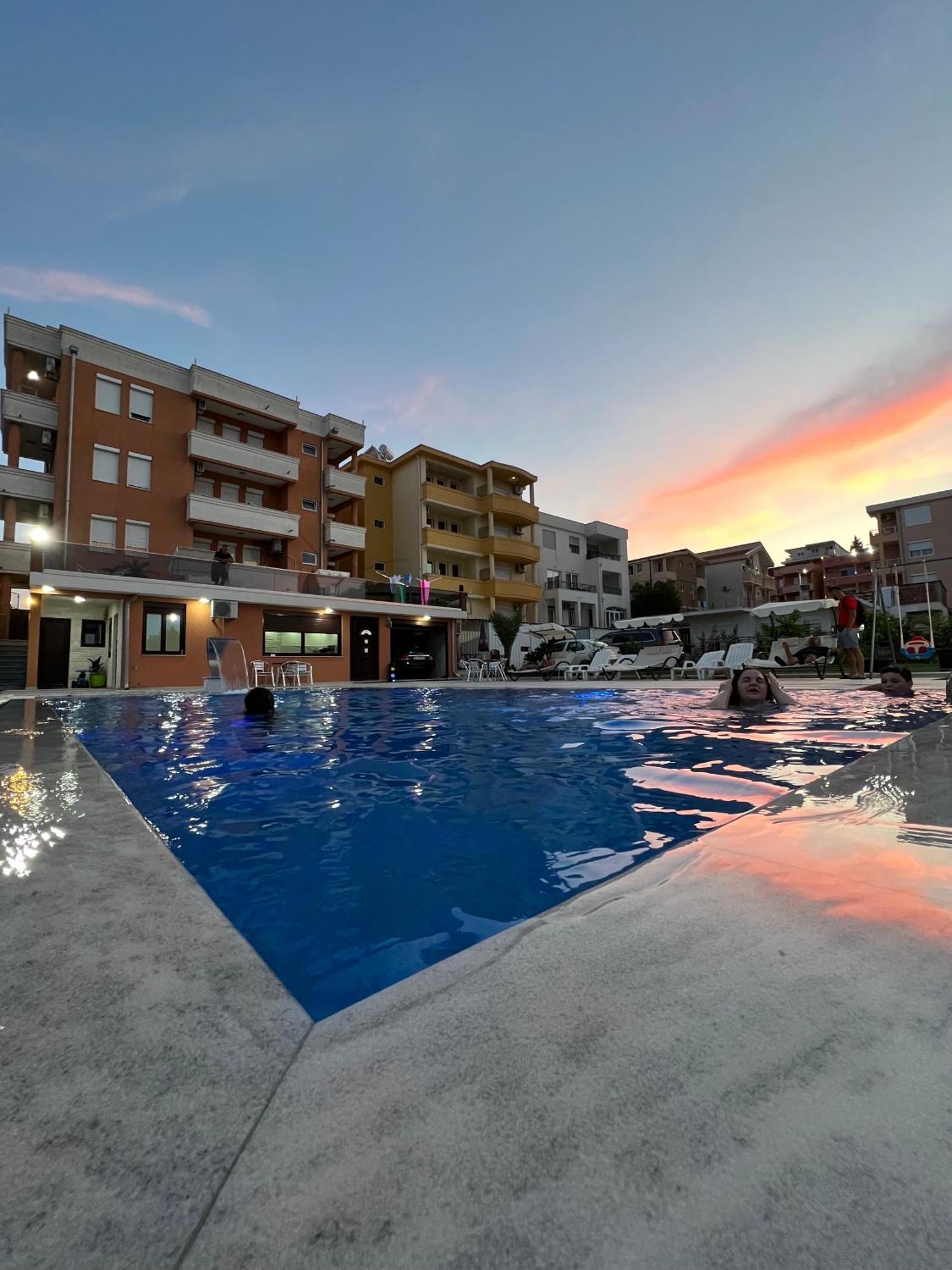 Apartments Zalli Улцинь Экстерьер фото